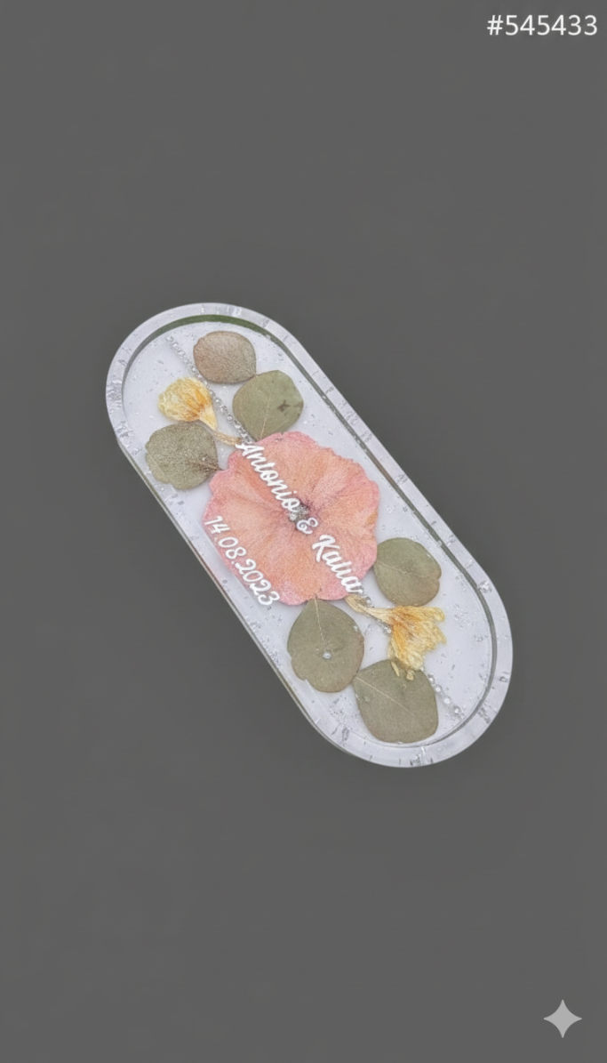 Farbkorrigierte Rosen in ovaler Platte